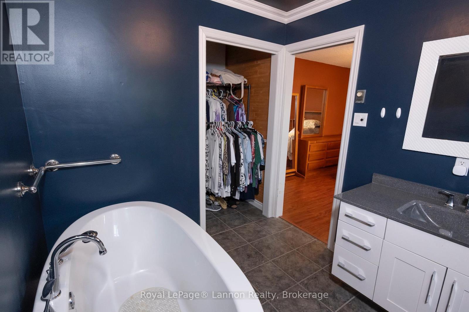 300 West Beach Drive Property Photo 38