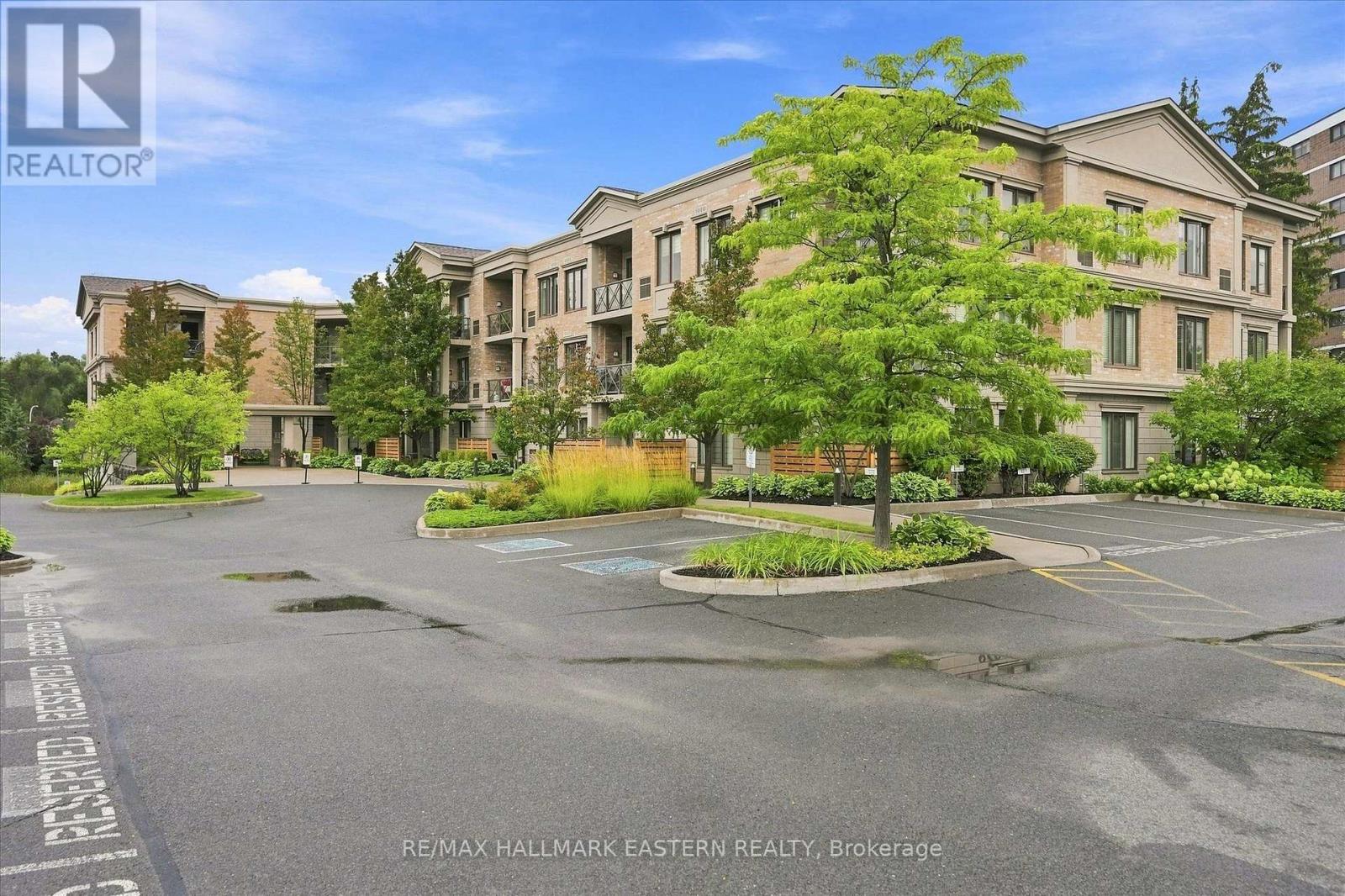 PH16 - 869 CLONSILLA AVENUE Property Photo 1