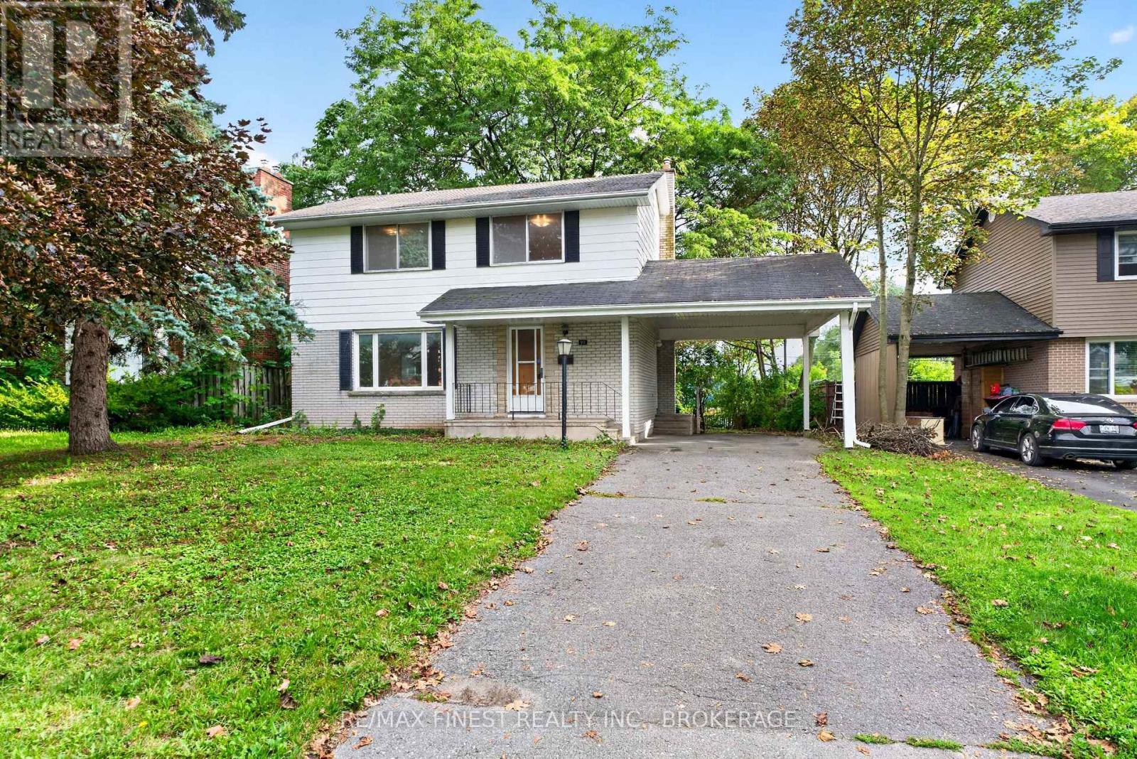 92 CLIFF CRESCENT Property Photo 1