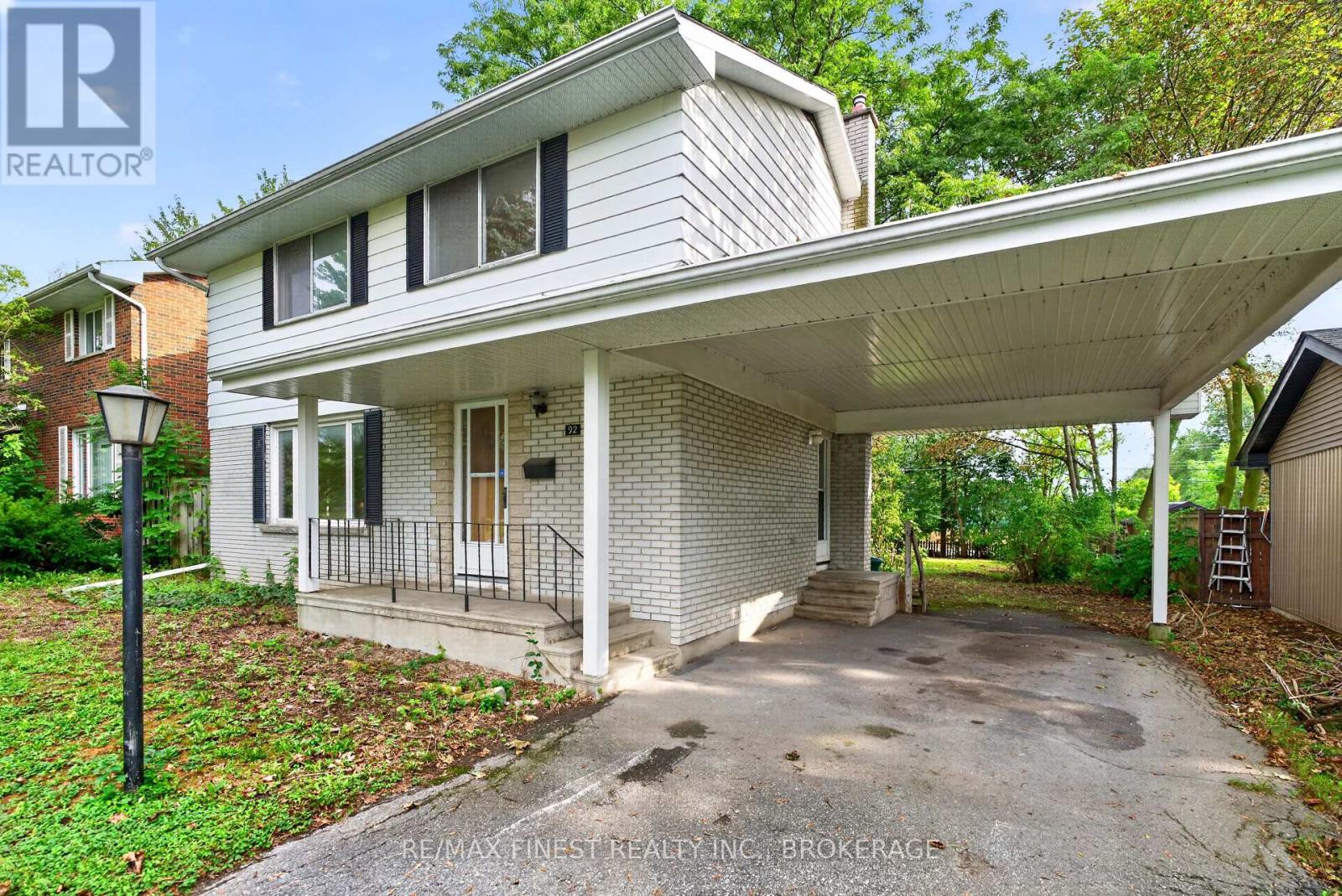 92 Cliff Crescent Property Photo 3