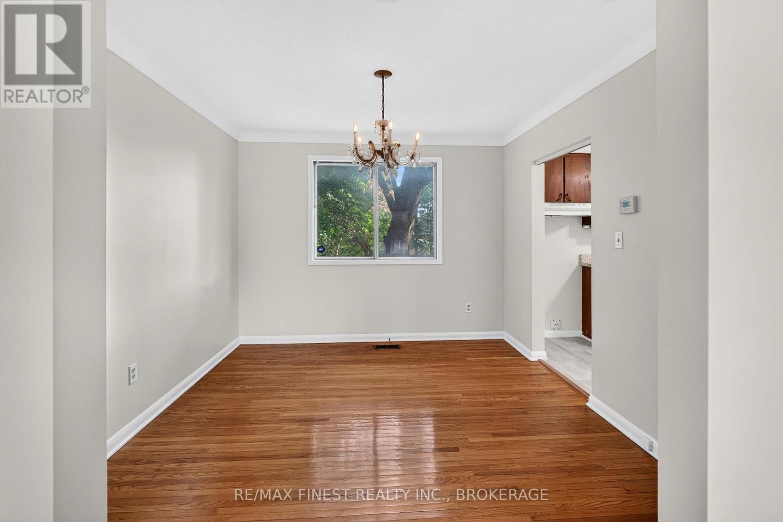 92 Cliff Crescent Property Photo 13
