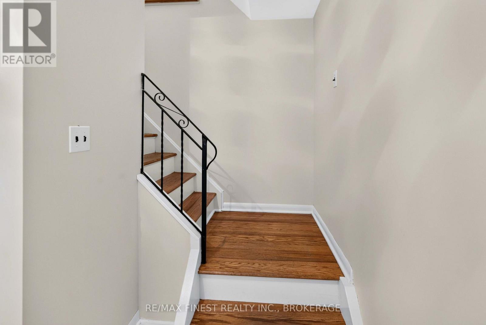 92 Cliff Crescent Property Photo 20