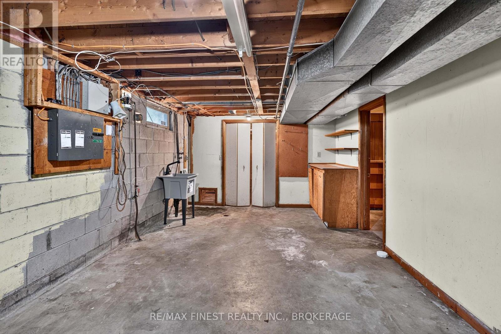 92 Cliff Crescent Property Photo 34