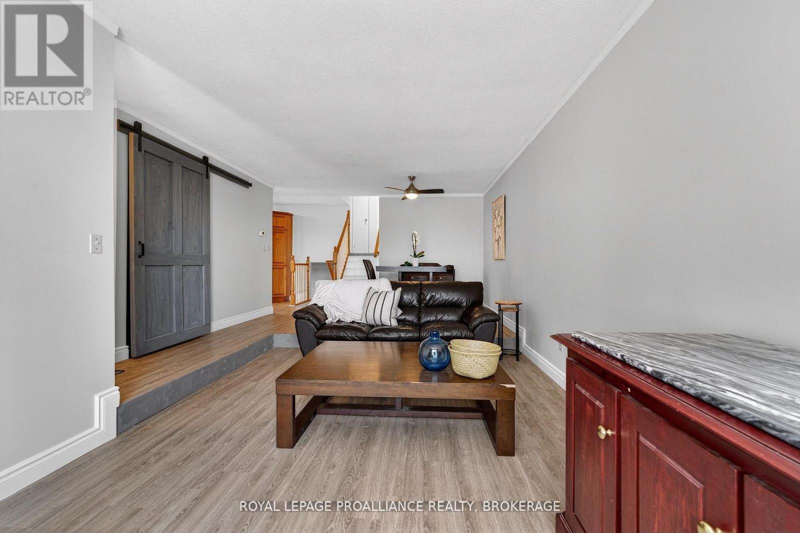 16 Grenadier Drive Property Photo 10