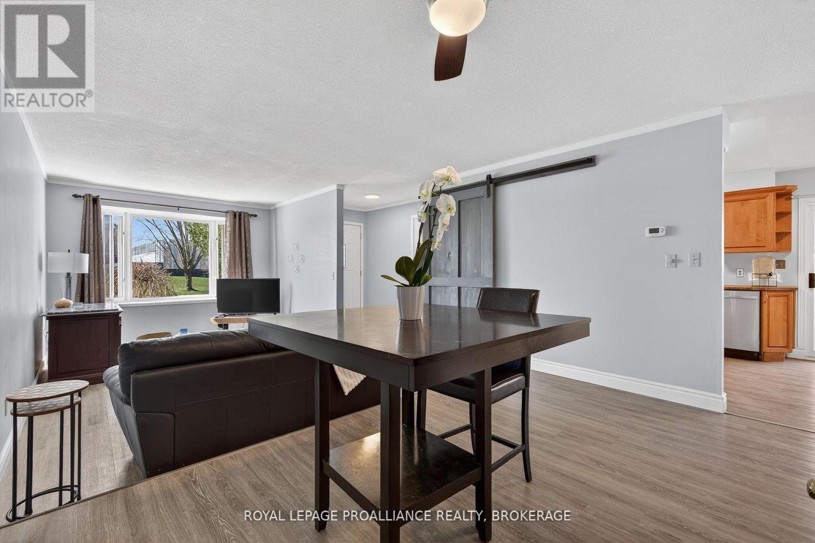 16 Grenadier Drive Property Photo 11