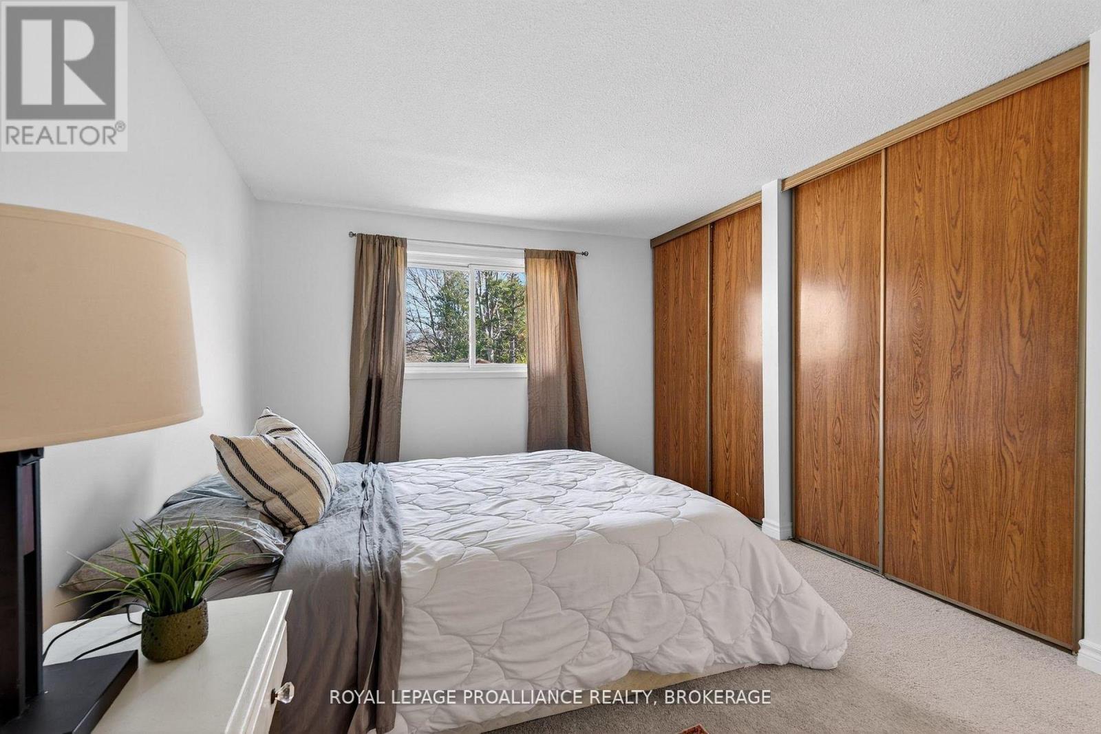 16 Grenadier Drive Property Photo 16