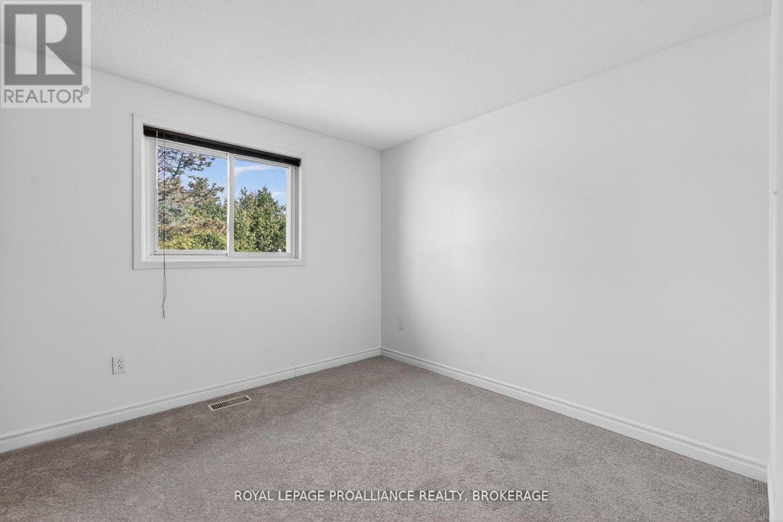16 Grenadier Drive Property Photo 18