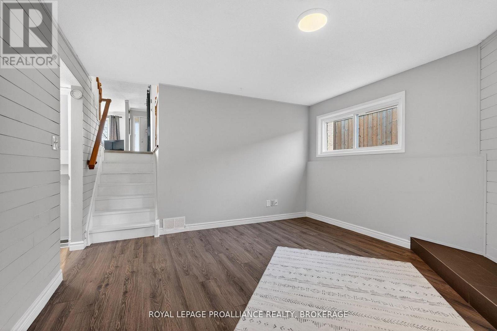 16 Grenadier Drive Property Photo 21