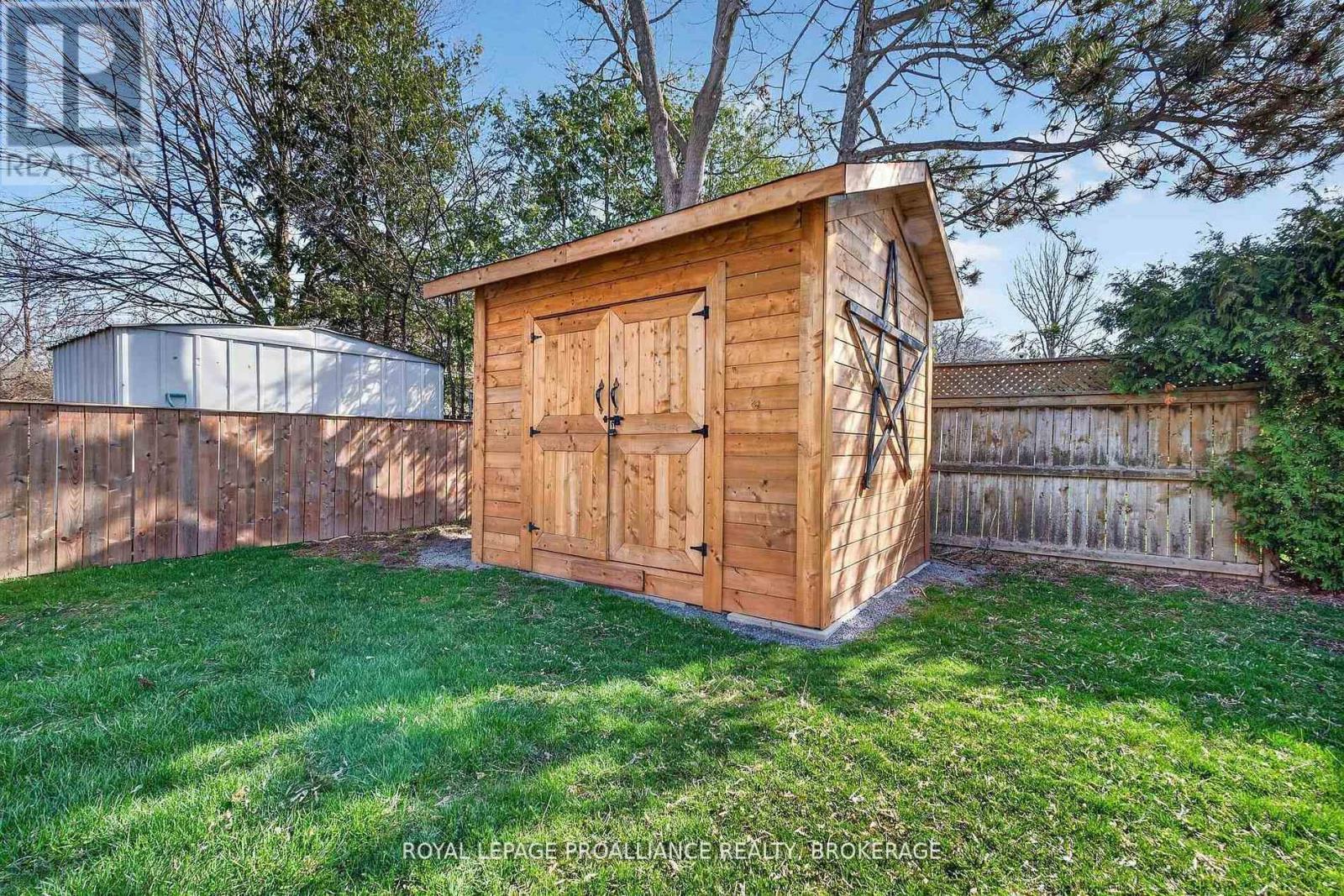 16 Grenadier Drive Property Photo 33