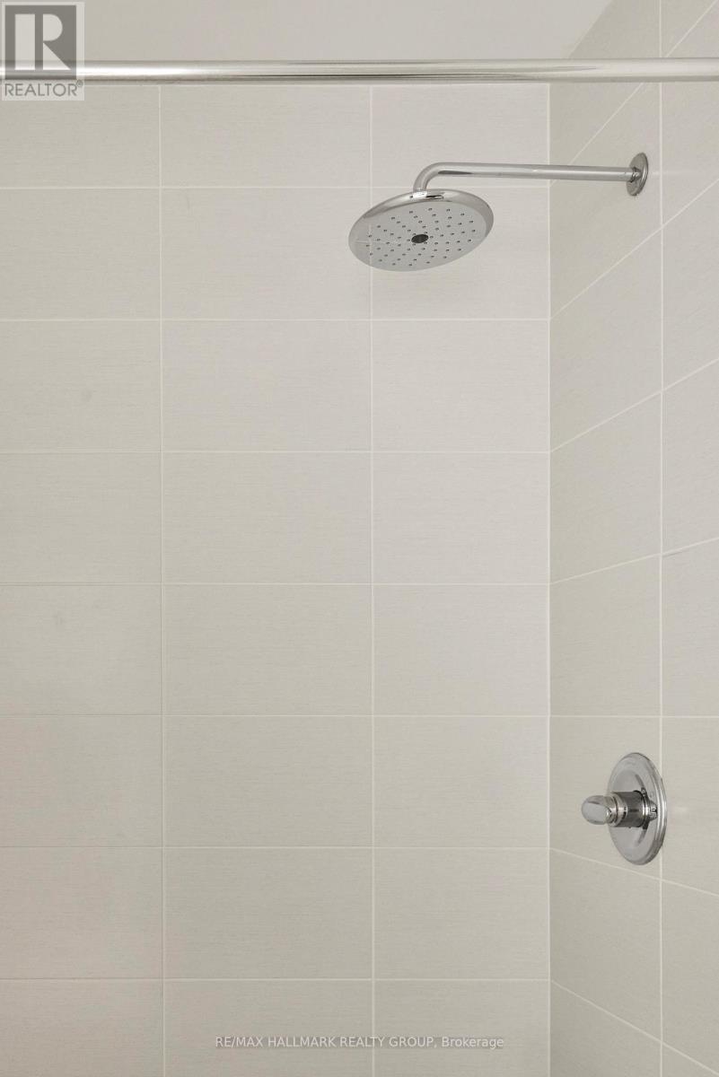 547 Roundhouse Crescent Property Photo 15
