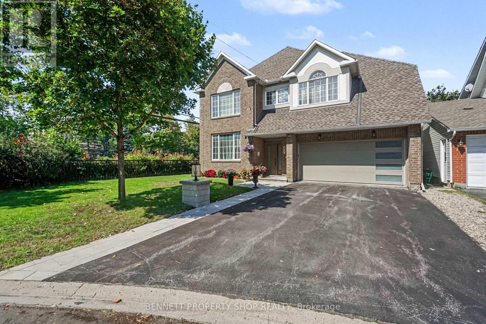 21 SUMMERWIND CRESCENT Property Photo 1