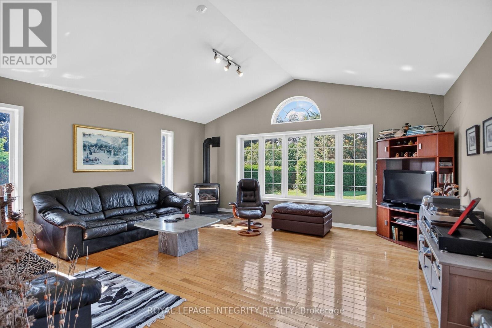 2913 Danbury Way Property Photo 16