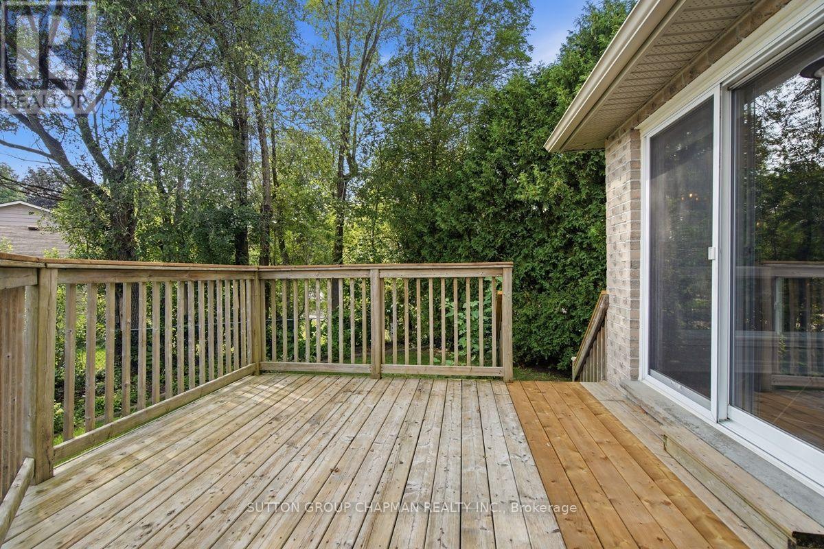 1645 Devos Drive Property Photo 34