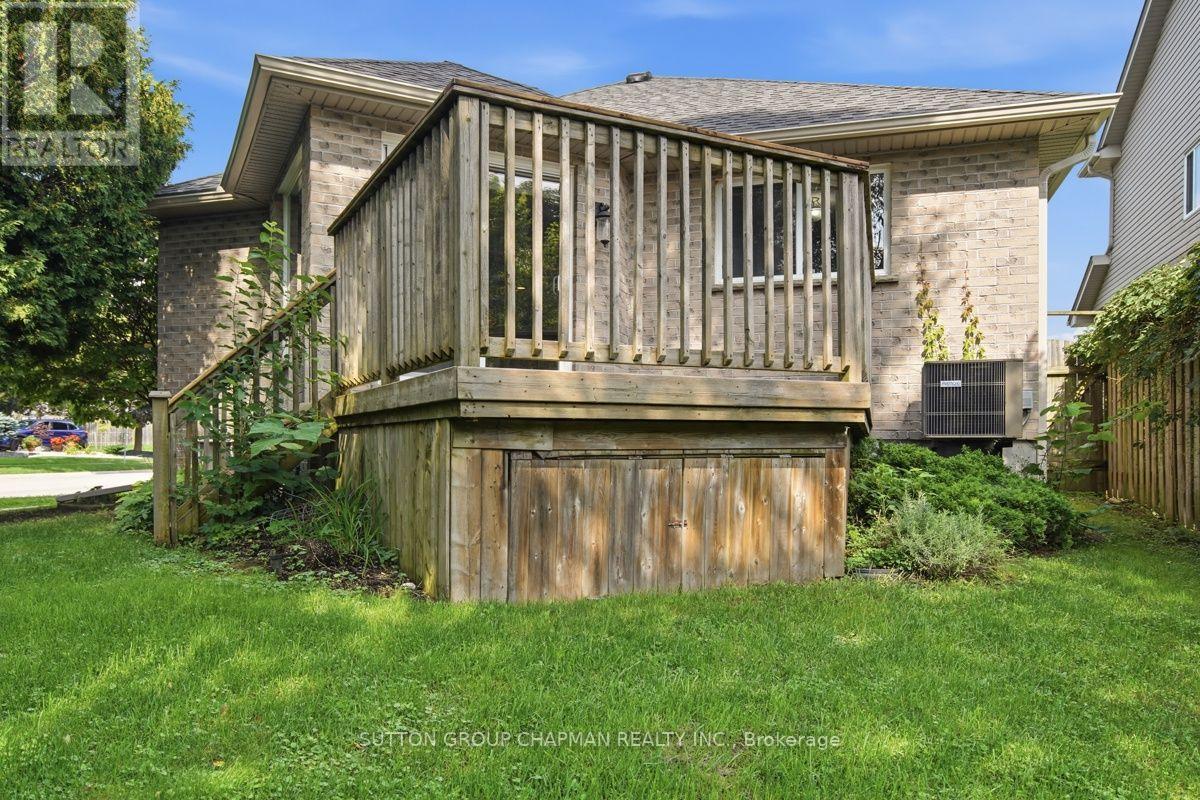 1645 Devos Drive Property Photo 39