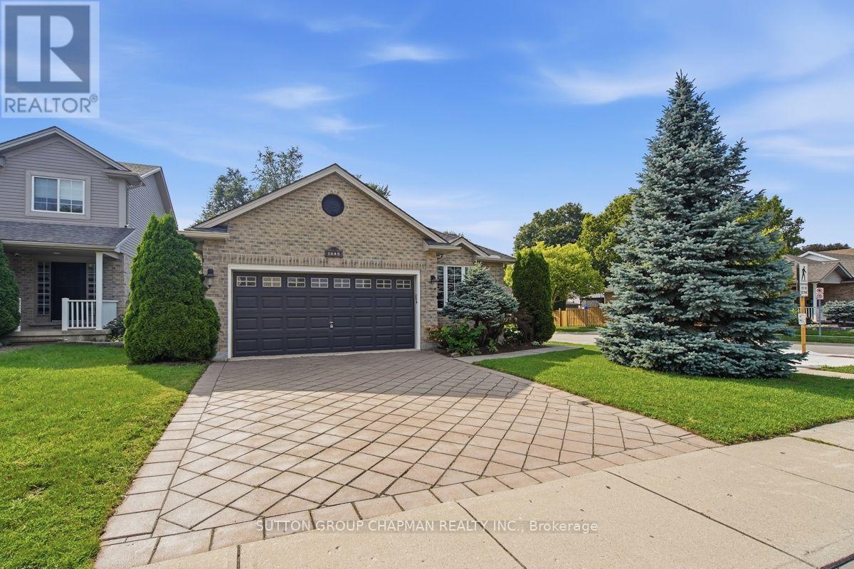 1645 Devos Drive Property Photo 42