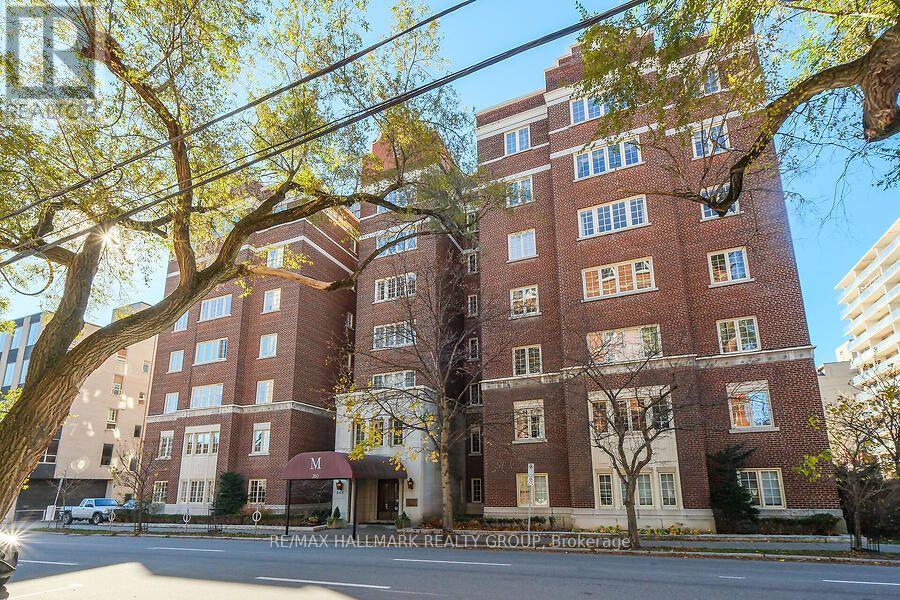 2C - 260 METCALFE STREET