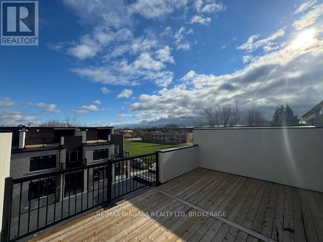 31 - 292 Vine Street Property Photo 2