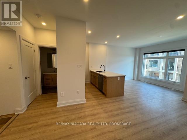 31 - 292 Vine Street Property Photo 4