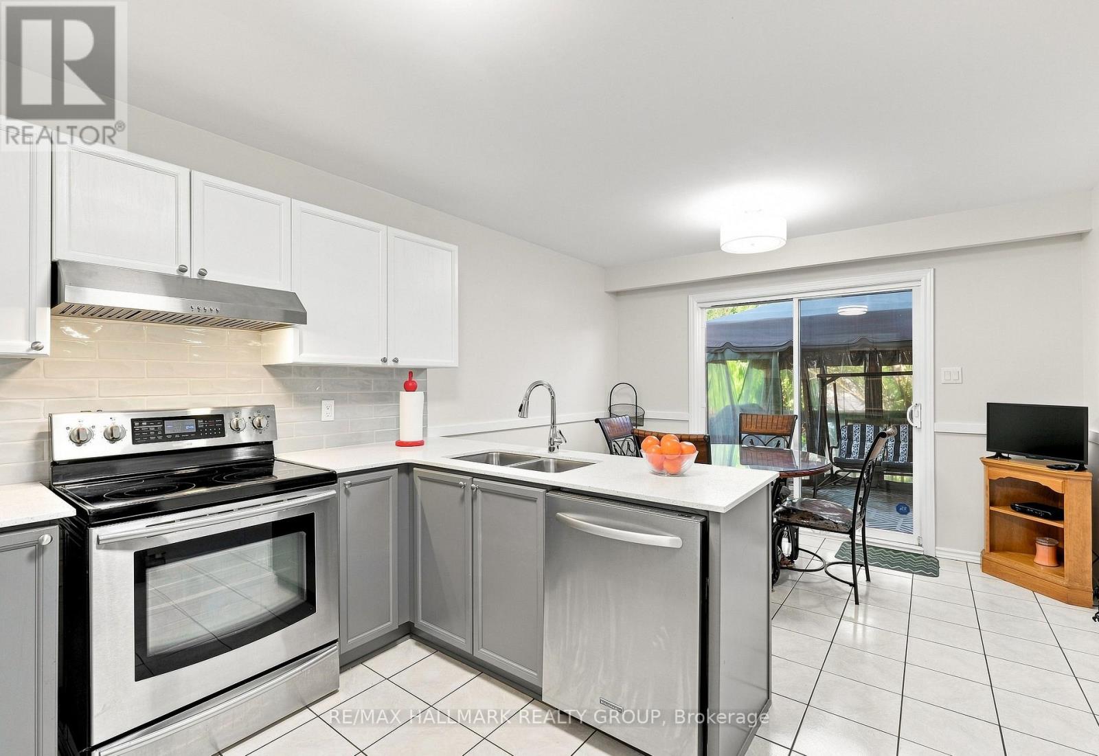 609 Tourelle Drive Property Photo 11