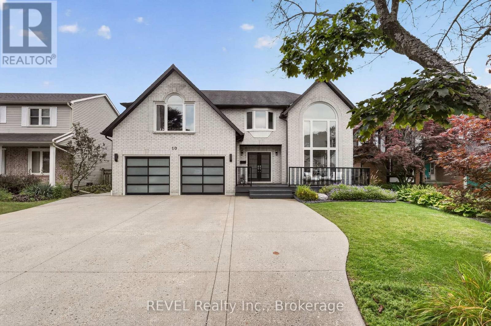10 Meadowbrook Lane Property Photo 1