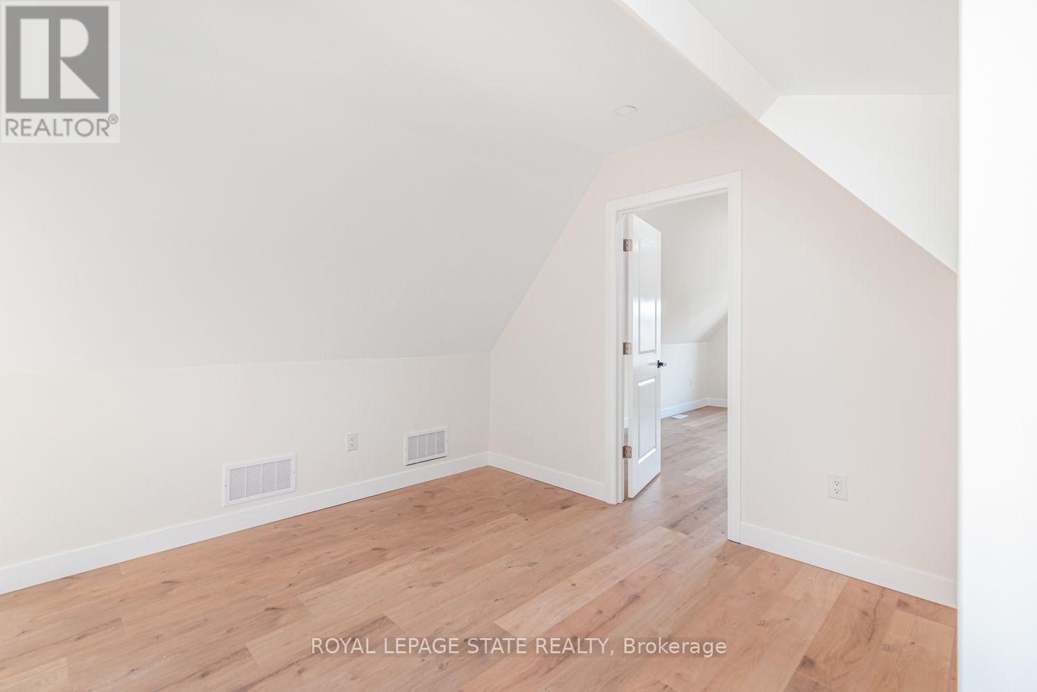 60 William Street Property Photo 32