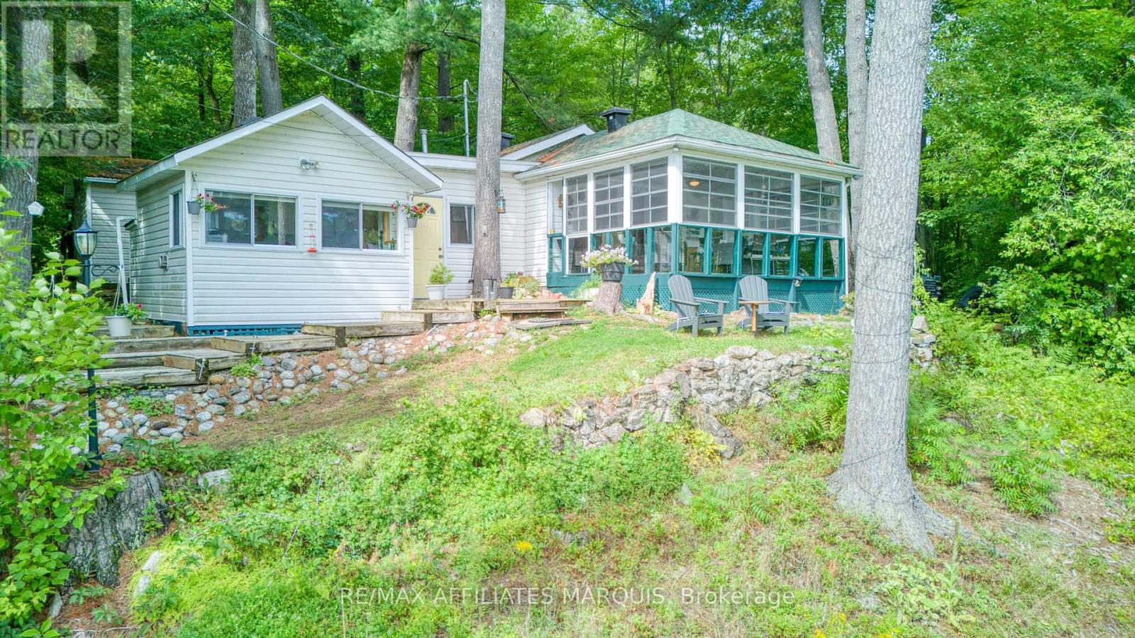 54 Thompson Lane Property Photo 1