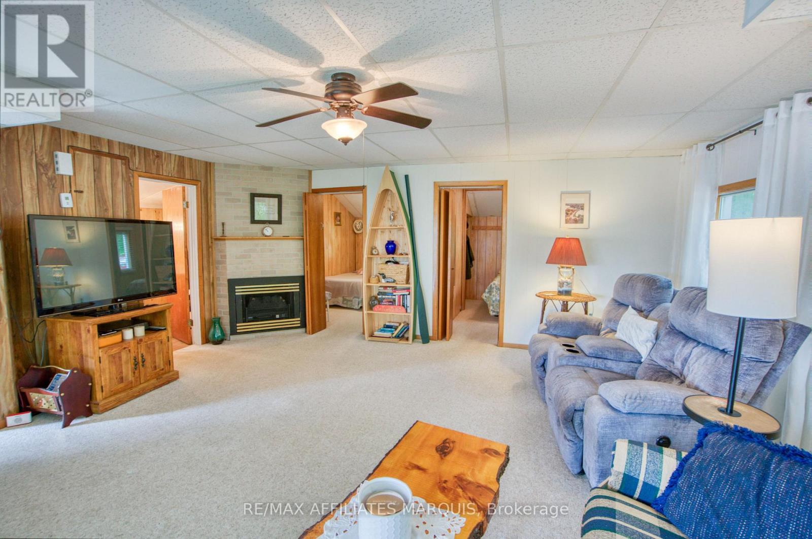54 Thompson Lane Property Photo 4