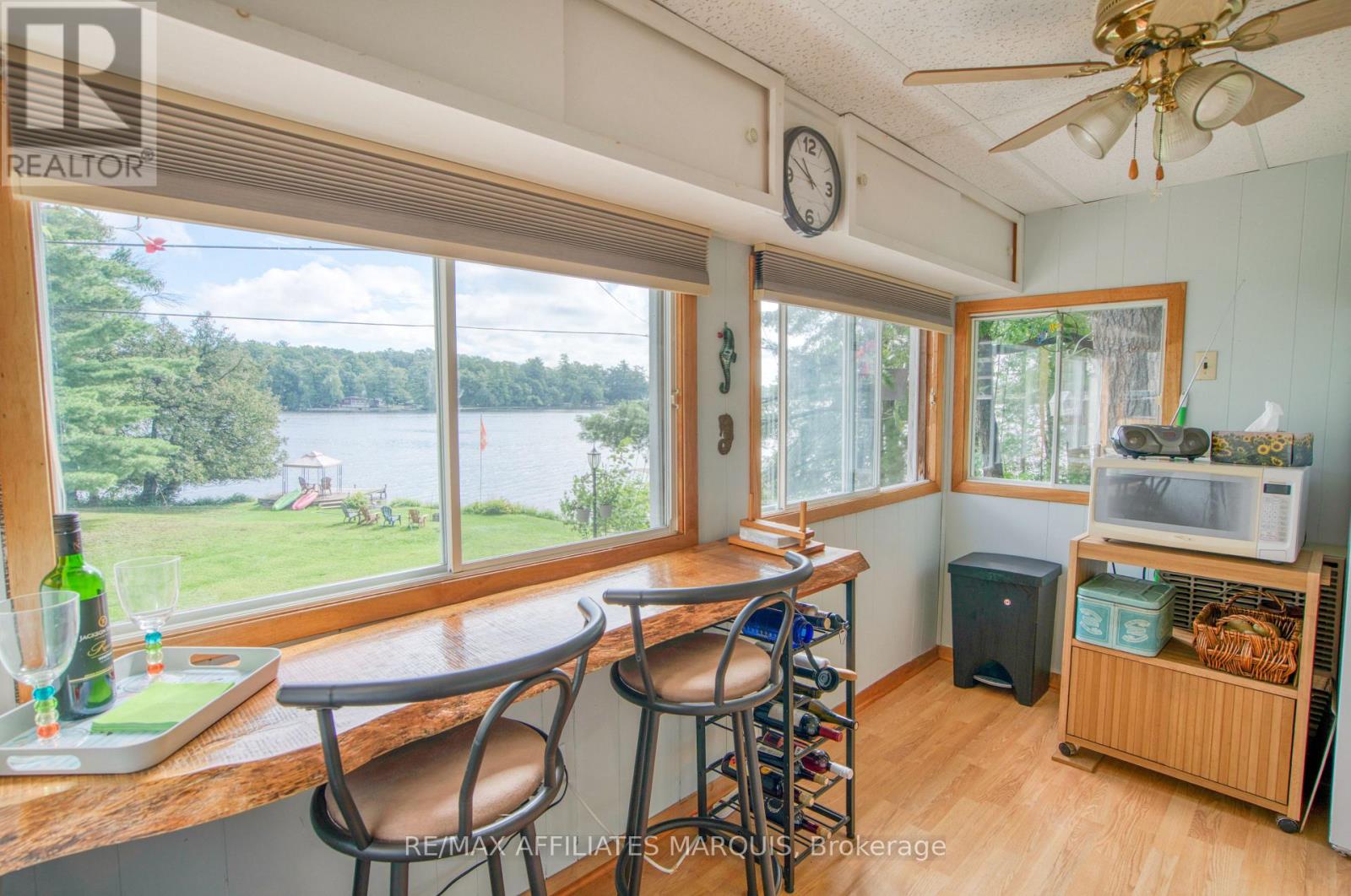 54 Thompson Lane Property Photo 8