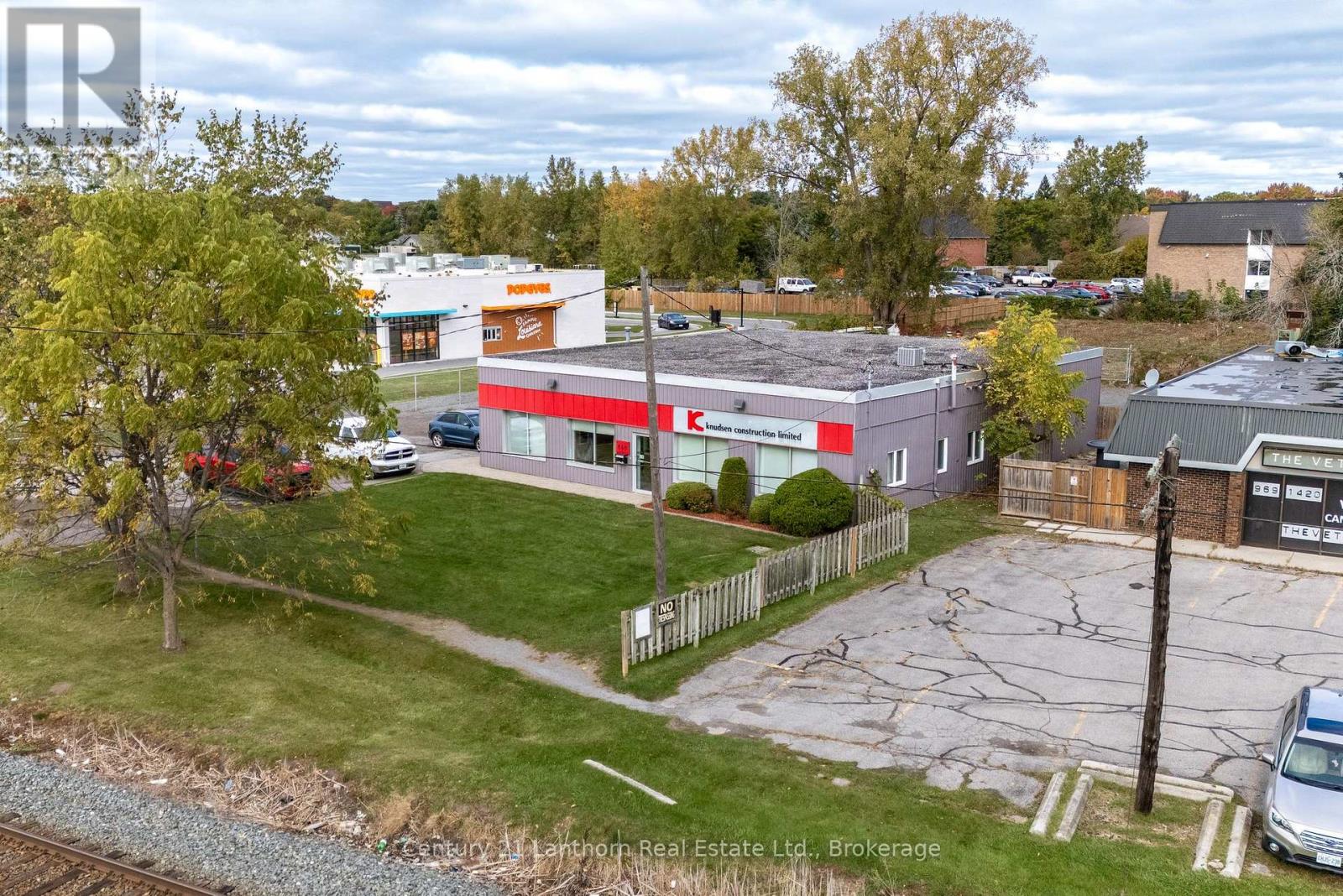 640 Dundas Street E Property Photo 1