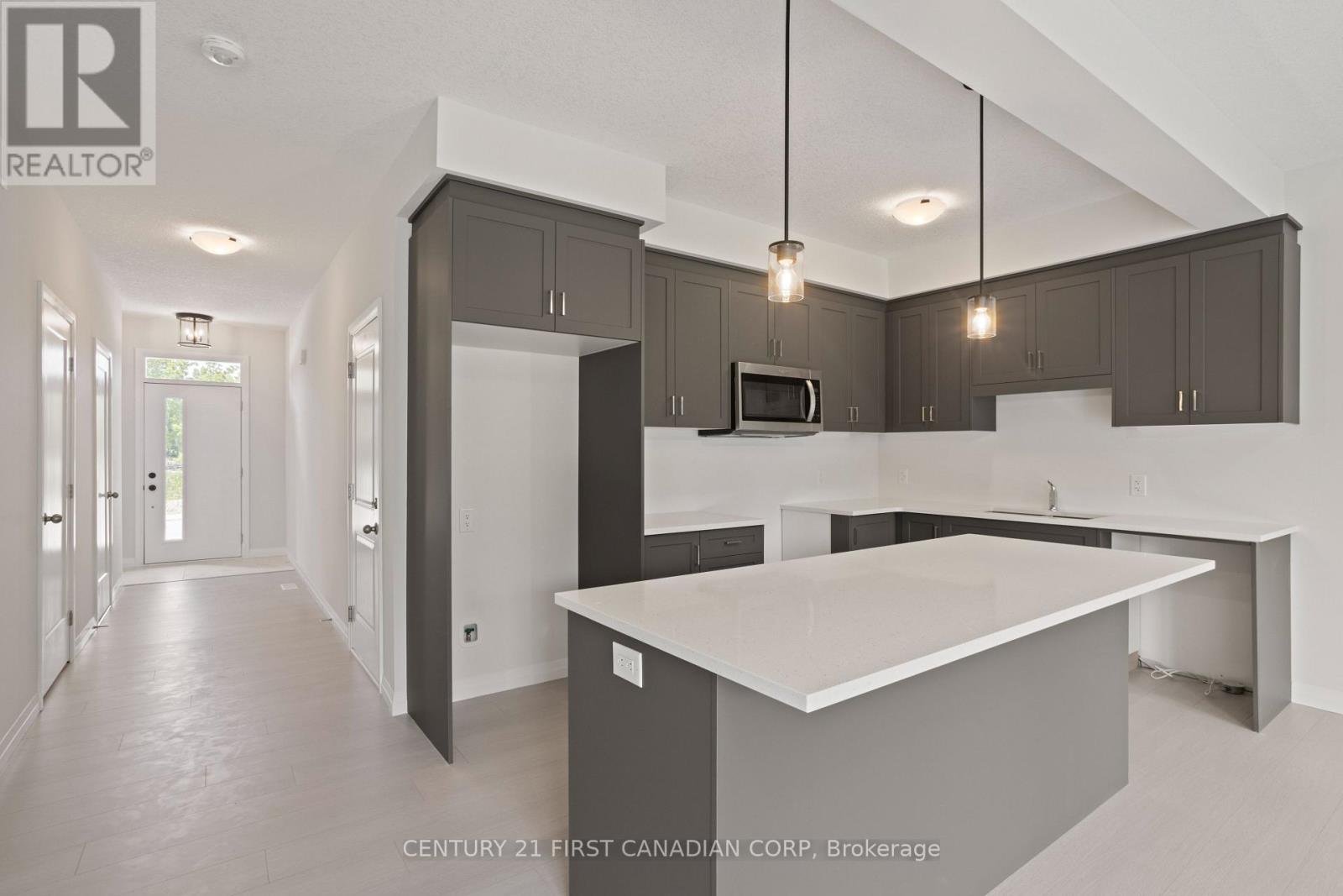 6882 Heathwoods Avenue Property Photo 7