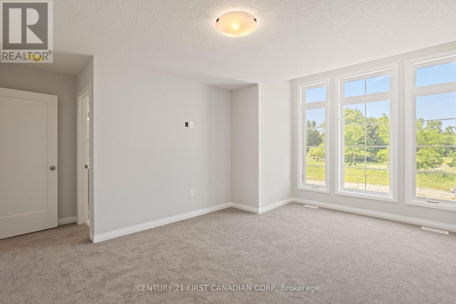 6882 Heathwoods Avenue Property Photo 14