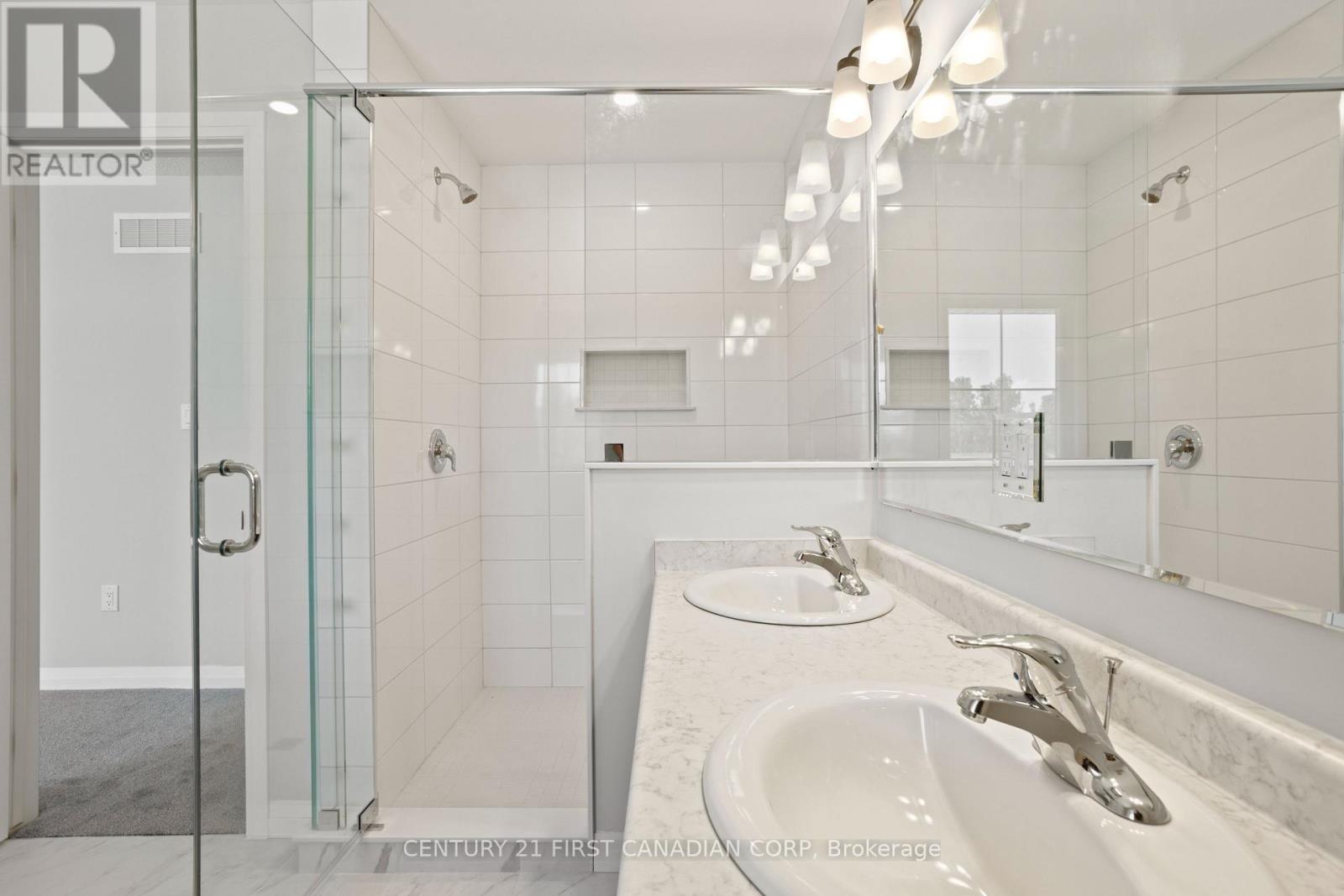 6882 Heathwoods Avenue Property Photo 18