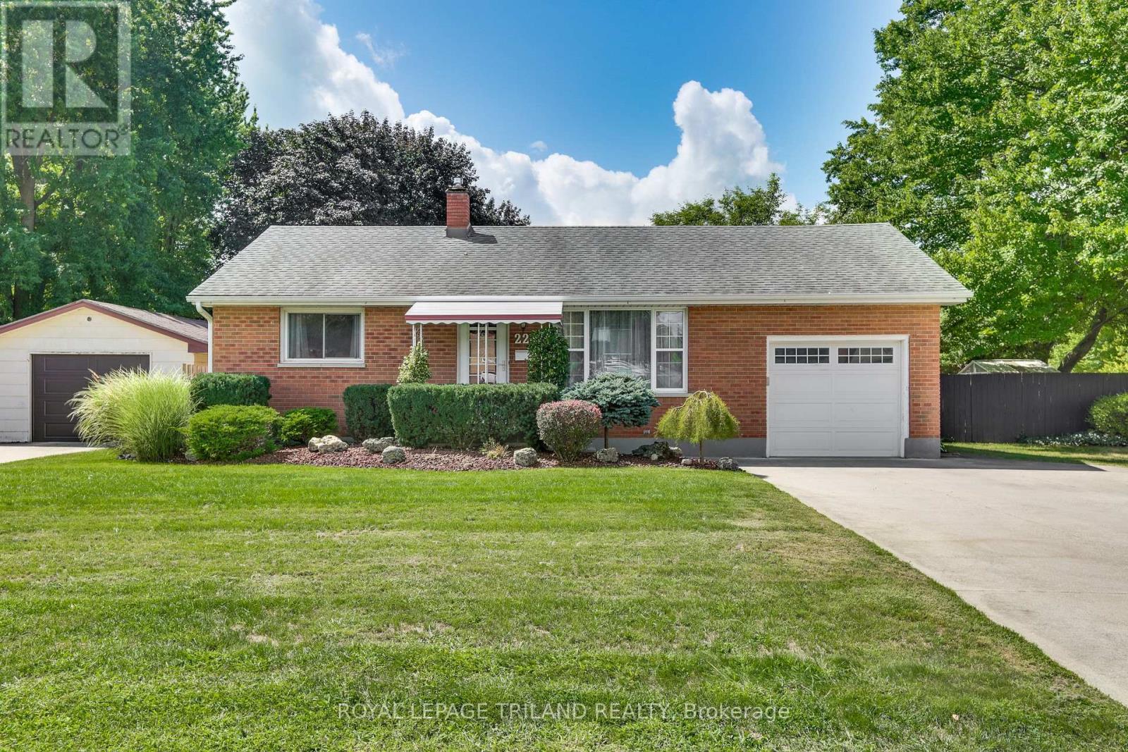 224 Mckellar Street Property Photo 1
