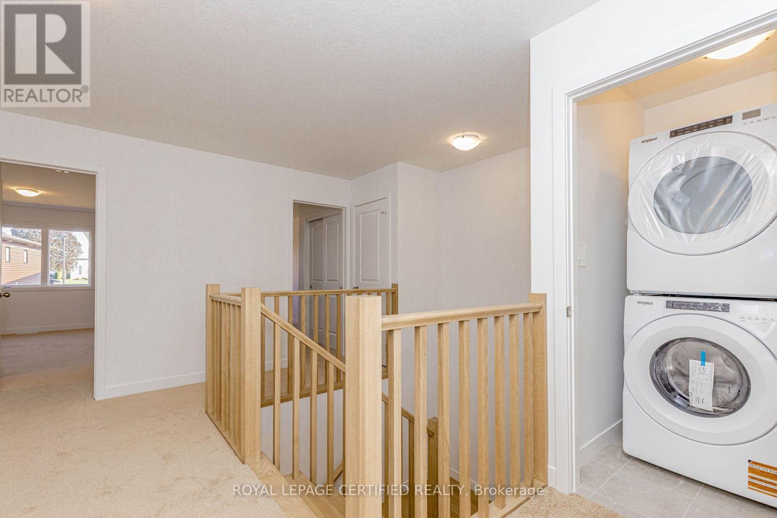 26 Oak Forest Common Crescent Property Photo 20