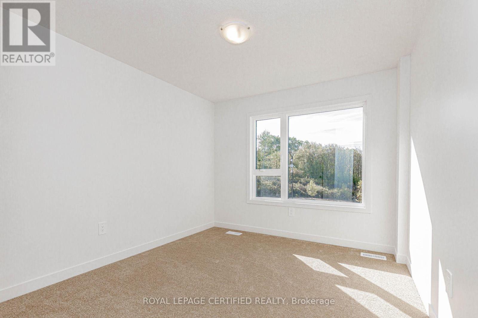 26 Oak Forest Common Crescent Property Photo 40