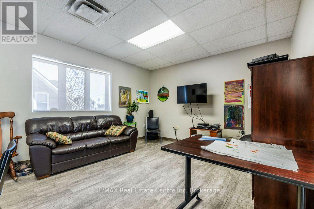 280 St Patrick Street W Property Photo 7