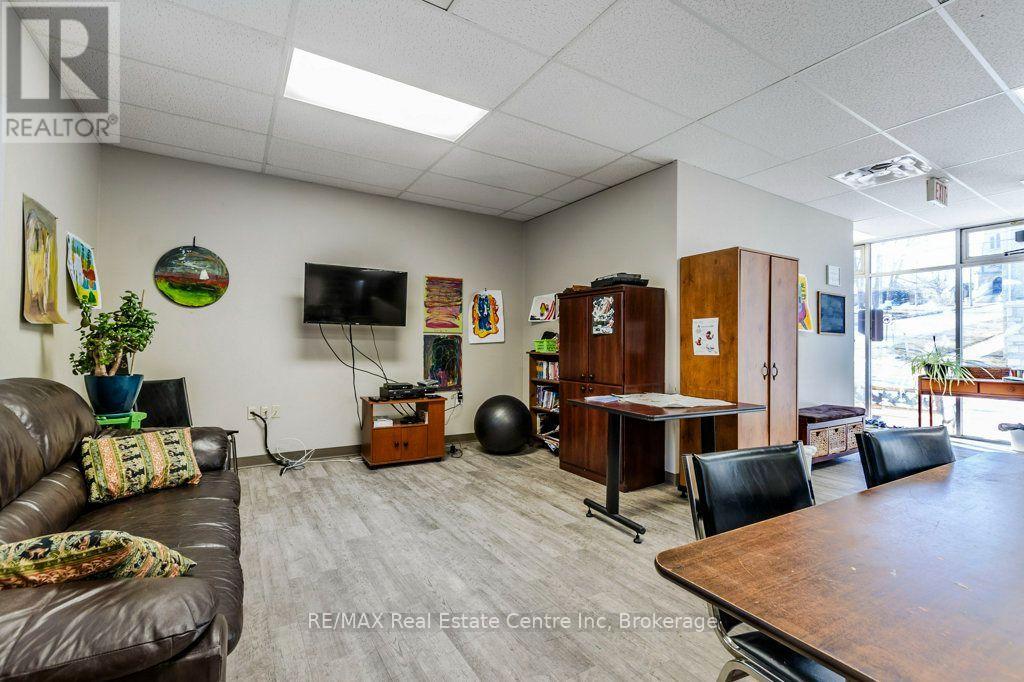 280 St Patrick Street W Property Photo 8