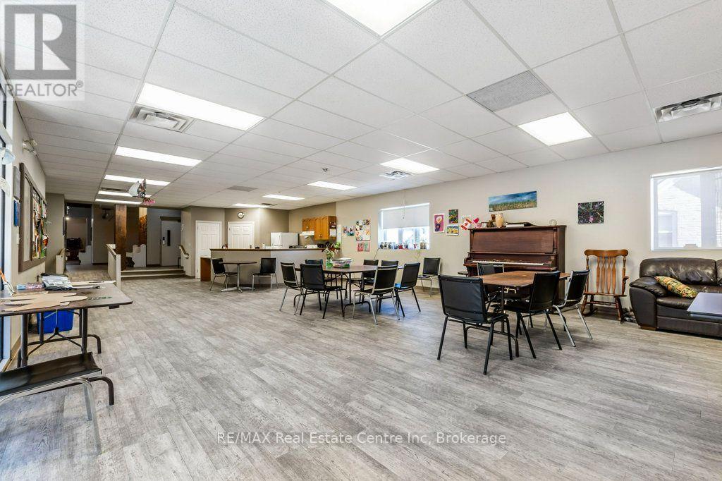 280 St Patrick Street W Property Photo 9