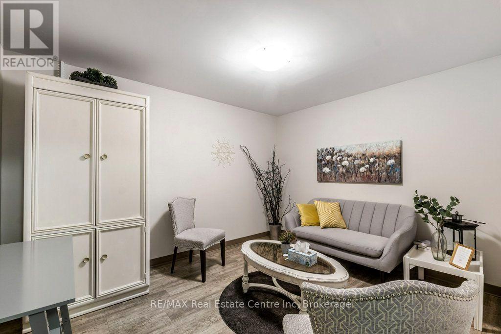 280 St Patrick Street W Property Photo 28