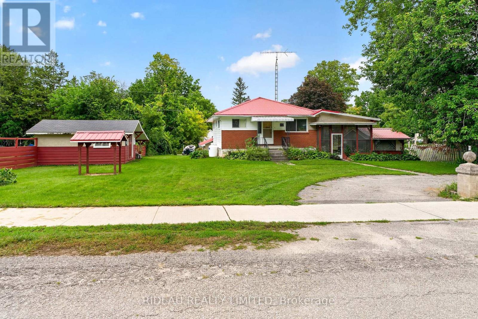 17 COLBORNE STREET Property Photo 1