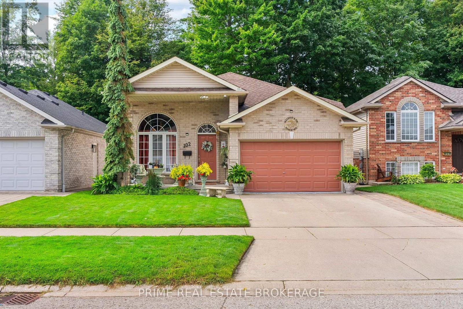 102 Ridge Street Property Photo 1