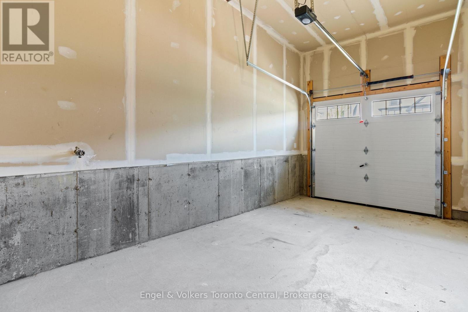 145 Sycamore Street Property Photo 41