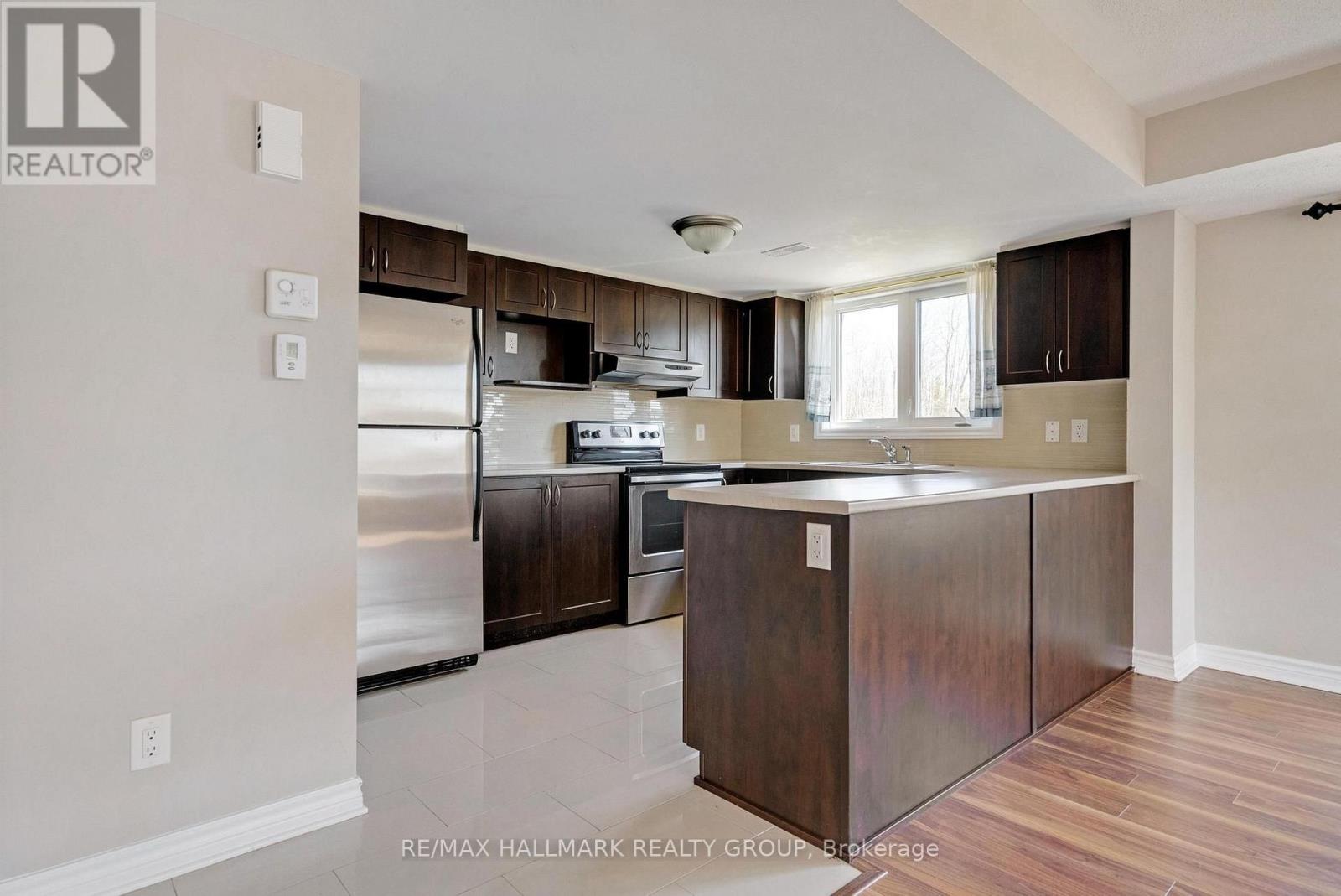 255b Titanium Private Property Photo 9