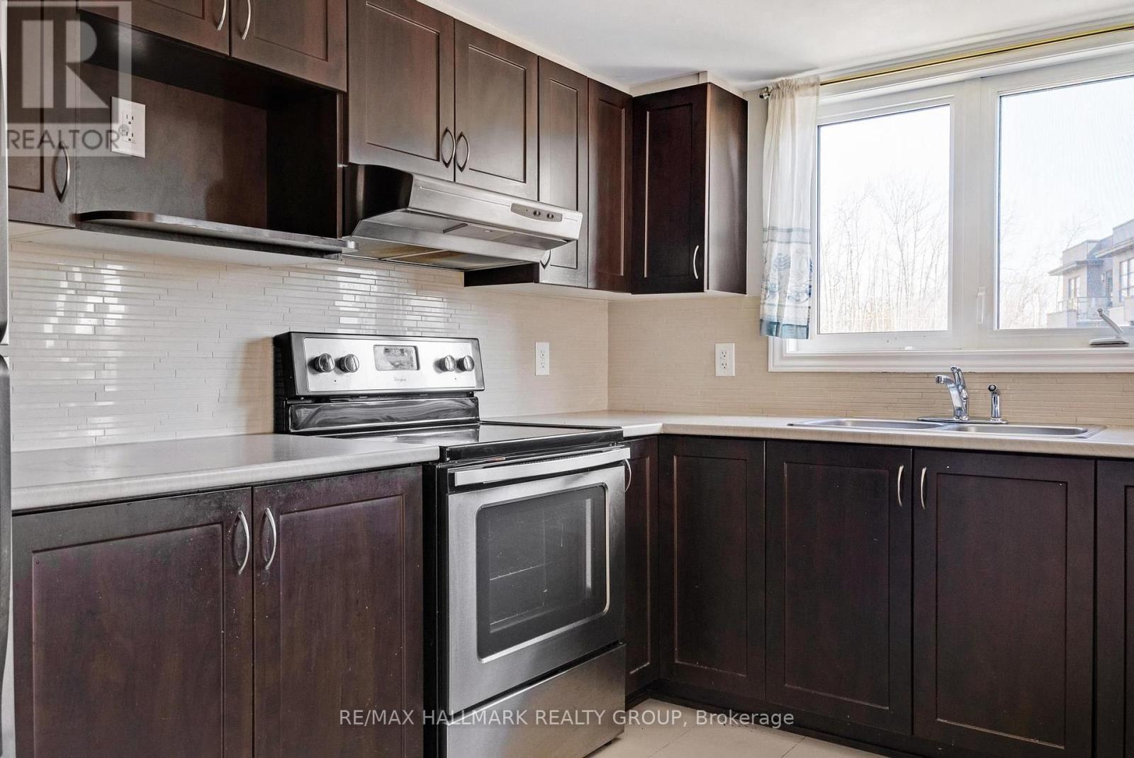 255b Titanium Private Property Photo 11