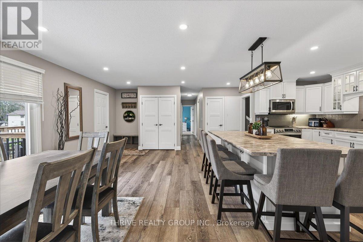 24 Church Street W Property Photo 7