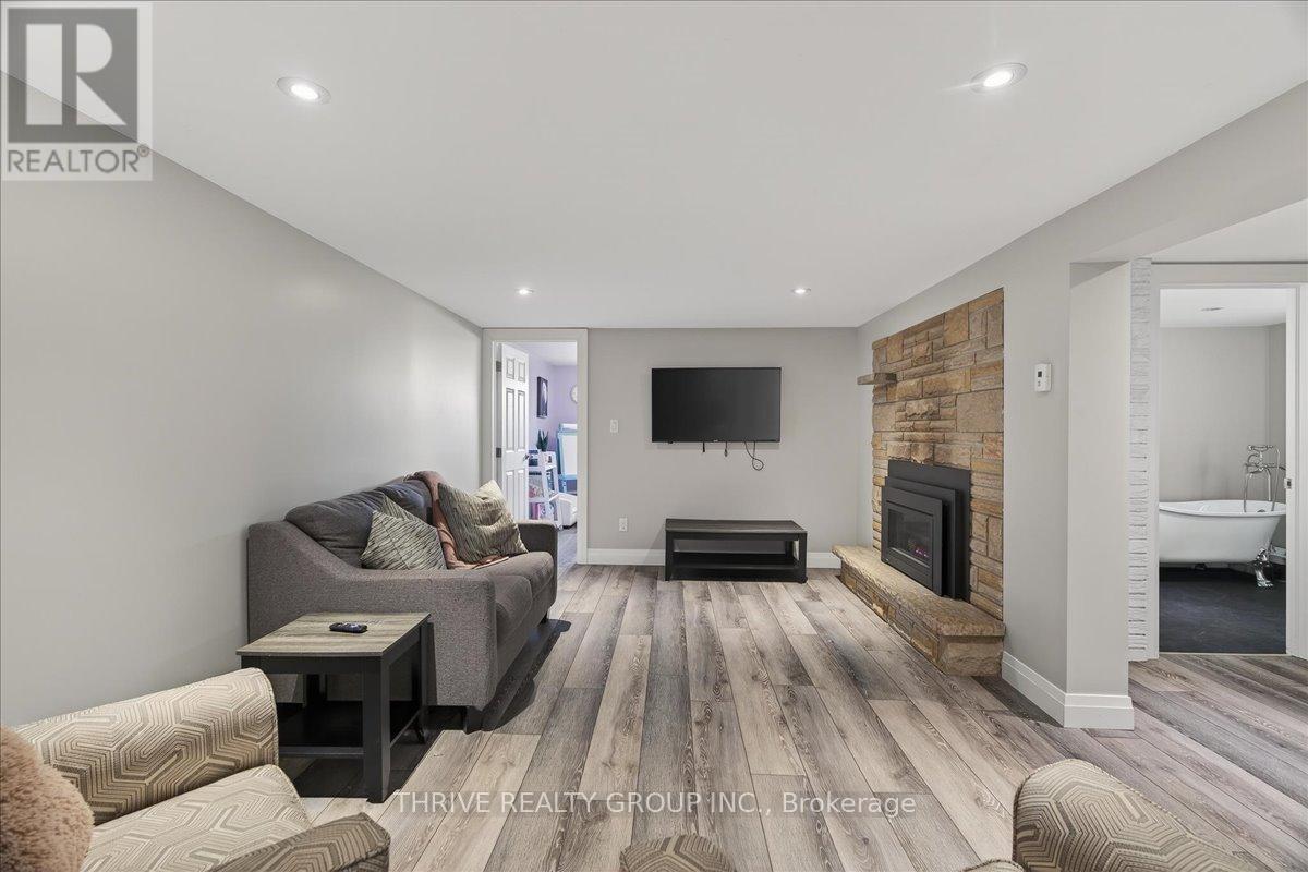 24 Church Street W Property Photo 21