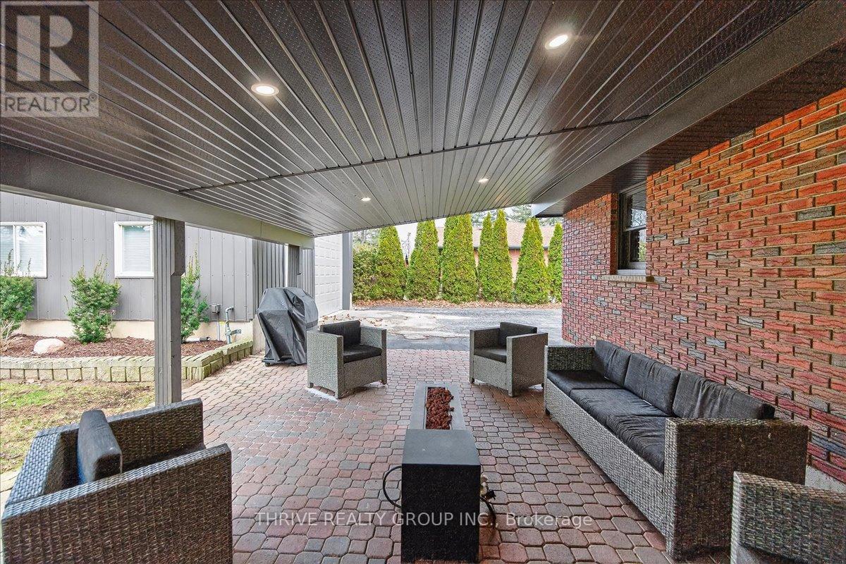 24 Church Street W Property Photo 37
