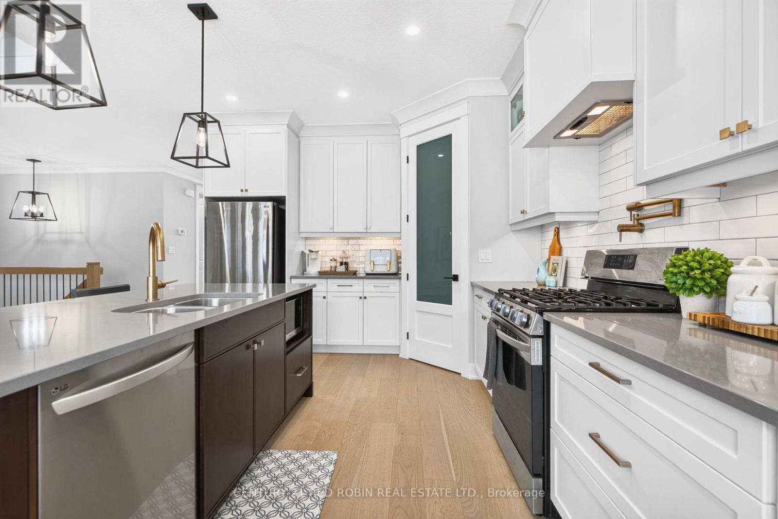 35 Elliot Street Property Photo 10