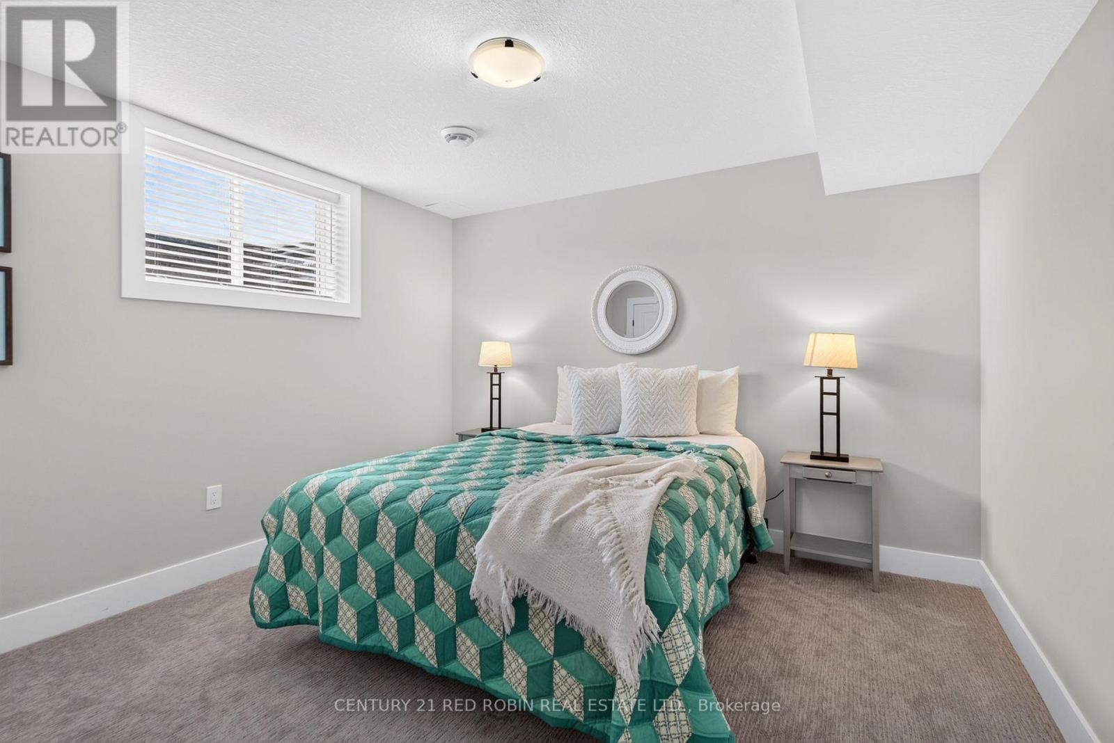35 Elliot Street Property Photo 29