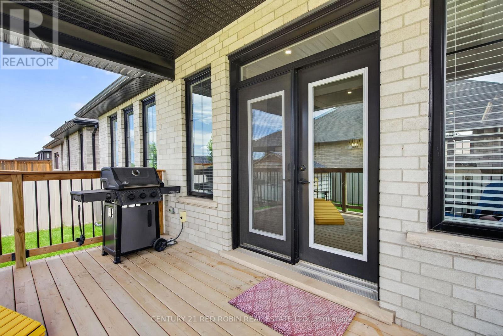35 Elliot Street Property Photo 34